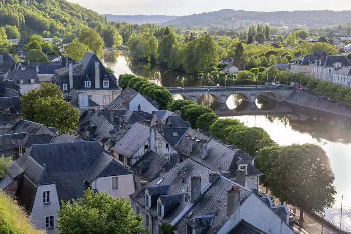 Framed Print : Terrasson-Lavilledieu old town and Vezere river, Dordogne, Perigord Noir, Nouvelle Aquitaine, France Framed Print : Terrasson-Lavilledieu old town and Vezere river, Dordogne, Perigord Noir, Nouvelle Aquitaine, France