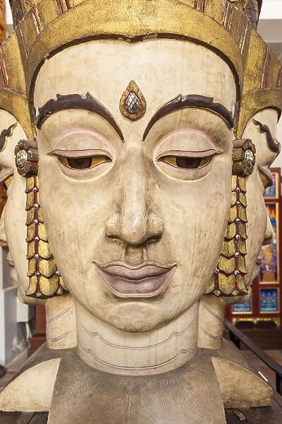Thailand, Bangkok, National Museum of Bangkok, large wooden head sculpture