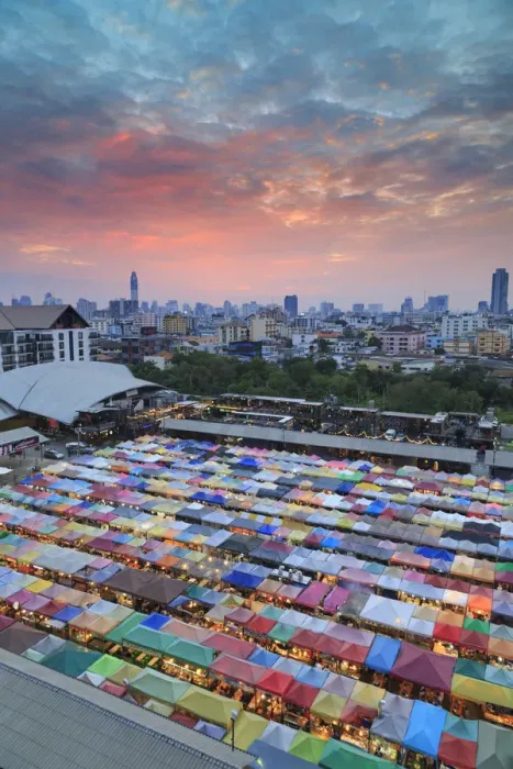Framed Print : Thailand, Bangkok, Talad Rod Fad Ratchada (Train night market) Framed Print : Thailand, Bangkok, Talad Rod Fad Ratchada (Train night market)