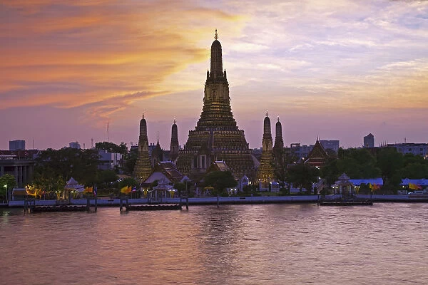 Thailand, Bangkok, Wat Arun, Temple Of The Dawn & Chao Phraya River illuminated