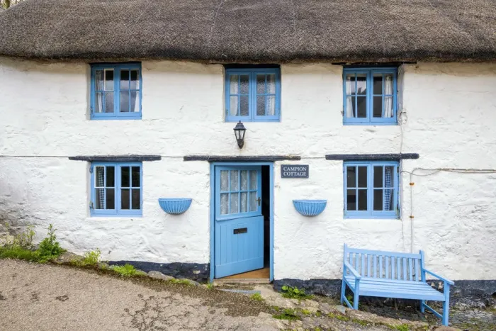 Framed Print : Thatched Cottage, Cadgwith, Cornwall, England Framed Print : Thatched Cottage, Cadgwith, Cornwall, England