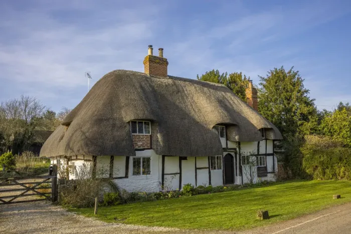 Framed Print : Thatched Cottage, Clifton Hampton, Oxford, Oxfordshire, England Framed Print : Thatched Cottage, Clifton Hampton, Oxford, Oxfordshire, England