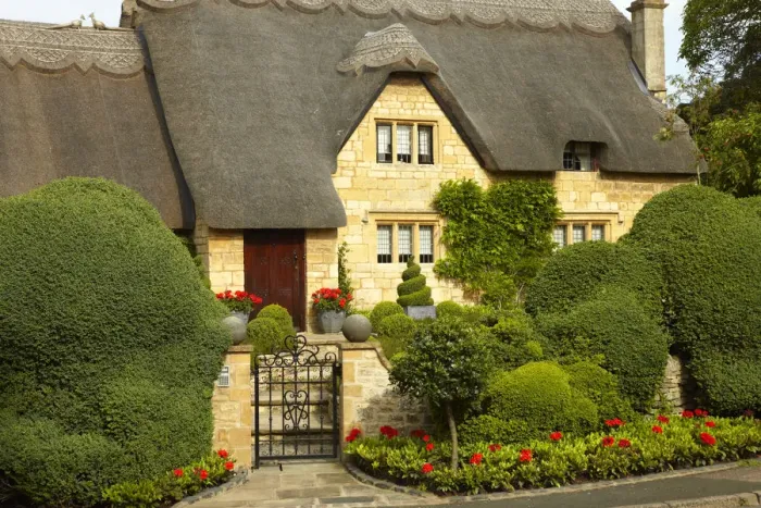 Framed Print : Thatched Cottage & Garden, Chipping Campden, Cotswolds, Gloucestershire, England Framed Print : Thatched Cottage & Garden, Chipping Campden, Cotswolds, Gloucestershire, England