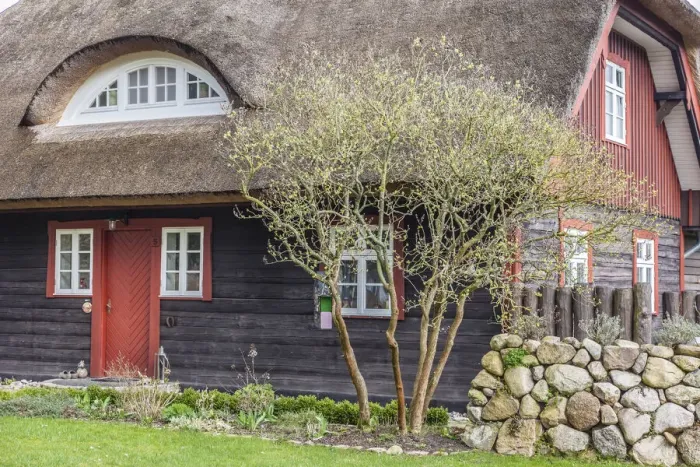 Framed Print : Thatched-roof house in Wieck am Darss, Mecklenburg-Western Pomerania, Northern Germany Framed Print : Thatched-roof house in Wieck am Darss, Mecklenburg-Western Pomerania, Northern Germany