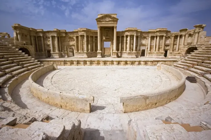 Framed Print : The theatre in the spectacular ruined city of Palmyra, Syria Framed Print : The theatre in the spectacular ruined city of Palmyra, Syria