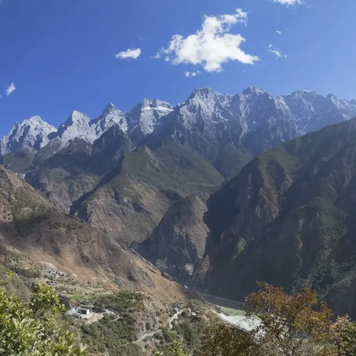 Framed Print : Tiger Leaping Gorge and Jade Dragon Snow Mountain (Yulong Xueshan), Yunnan, China Framed Print : Tiger Leaping Gorge and Jade Dragon Snow Mountain (Yulong Xueshan), Yunnan, China