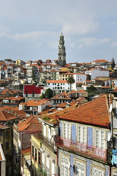 Torre dos Clerigos. Oporto, Portugal