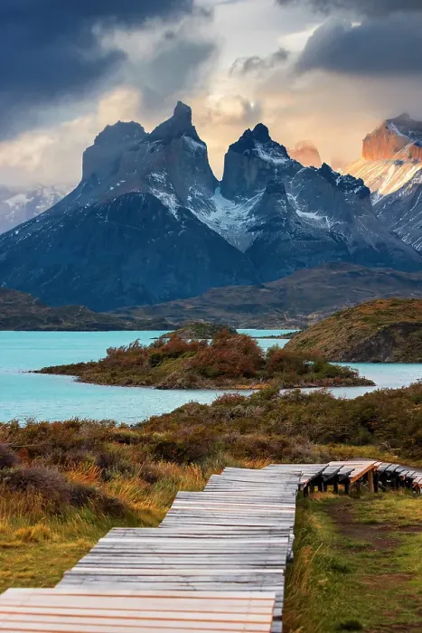 Framed Print : Torres Del Paine mountain range in Chilean Patagonia, Chile Framed Print : Torres Del Paine mountain range in Chilean Patagonia, Chile