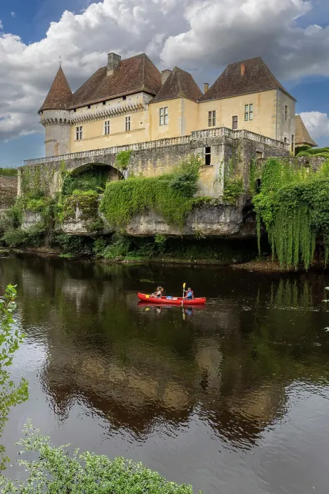 Framed Print : Tourists canoe on the Vezere river, Chateau de Losse, Thenac, Dordogne, Nouvelle-Aquitaine, France Framed Print : Tourists canoe on the Vezere river, Chateau de Losse, Thenac, Dordogne, Nouvelle-Aquitaine, France