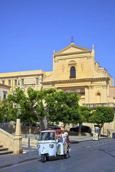 Tourists, Noto, Sicily, Italy, Southern, Europe