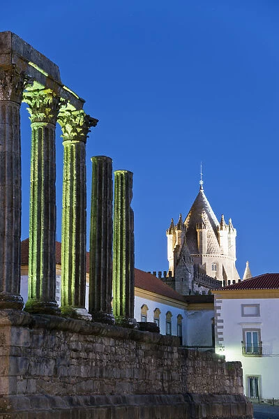 Tower of the Se Catedral (Motherchurch) and the Roman Temple of Diana at dusk, a Unesco