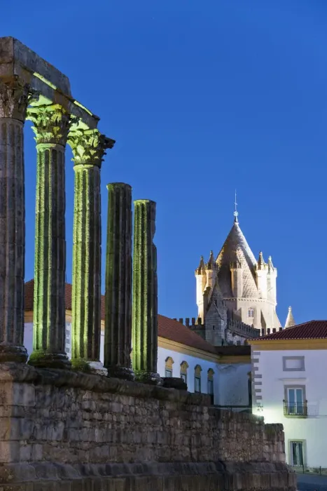 Framed Print : Tower of the Se Catedral (Motherchurch) and the Roman Temple of Diana at dusk, a Unesco