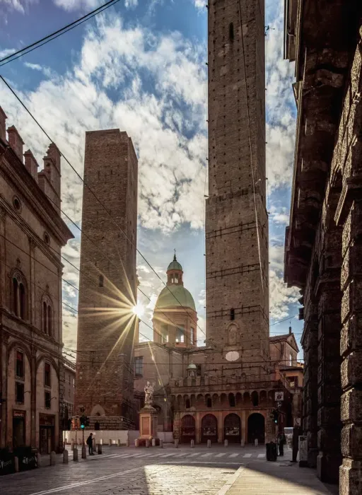 Framed Print : The Two Towers, Garisenda and Asinelli, Bologna, Emilia-Romagna, Italy Framed Print : The Two Towers, Garisenda and Asinelli, Bologna, Emilia-Romagna, Italy