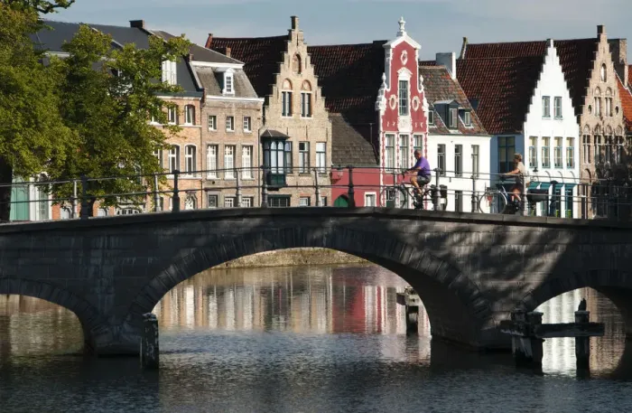 Framed Print : Traditional architecture in Bruges, Belgium Framed Print : Traditional architecture in Bruges, Belgium