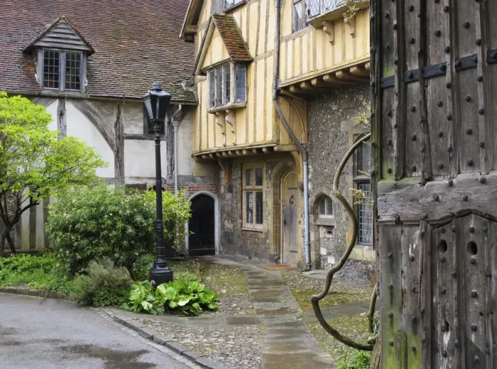Framed Print : Traditional architecture in Winchester, Hampshire, UK Framed Print : Traditional architecture in Winchester, Hampshire, UK