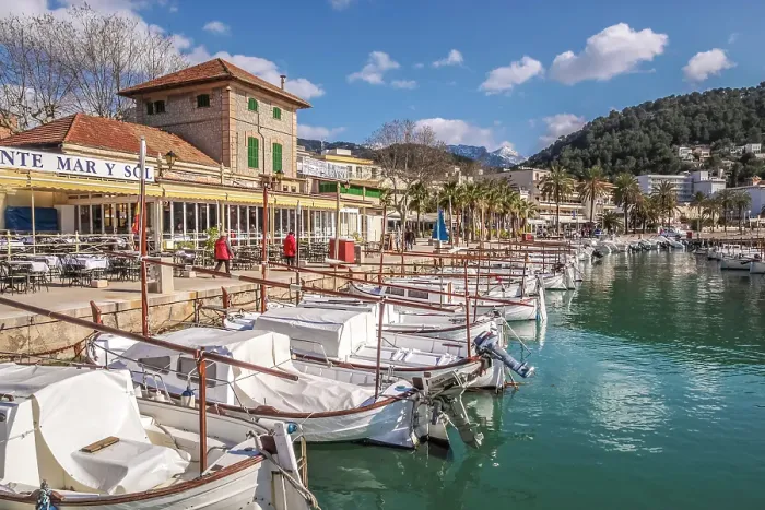 Framed Print : Traditional boats in the harbor of Port de Soller, Mallorca, Balearic Islands, Spain Framed Print : Traditional boats in the harbor of Port de Soller, Mallorca, Balearic Islands, Spain