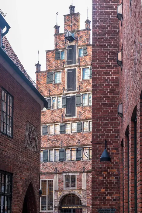 Framed Print : Traditional brick houses in Boettcherstrasse, Bremen, Germany Framed Print : Traditional brick houses in Boettcherstrasse, Bremen, Germany