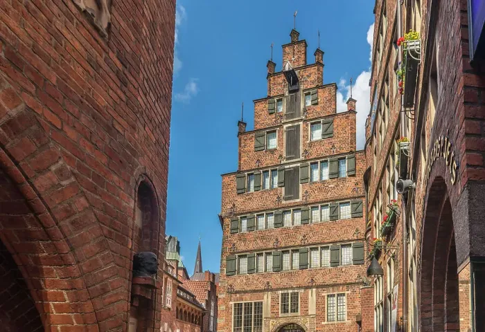 Framed Print : Traditional brick houses in Boettcherstrasse, Bremen, Germany Framed Print : Traditional brick houses in Boettcherstrasse, Bremen, Germany