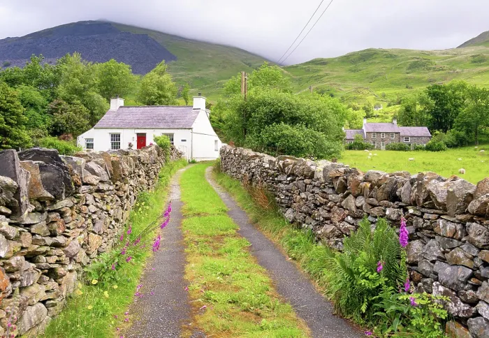 Framed Print : Traditional cottage in Nantperis, Eryri (Snowdonia), Gwynedd, Wales Framed Print : Traditional cottage in Nantperis, Eryri (Snowdonia), Gwynedd, Wales