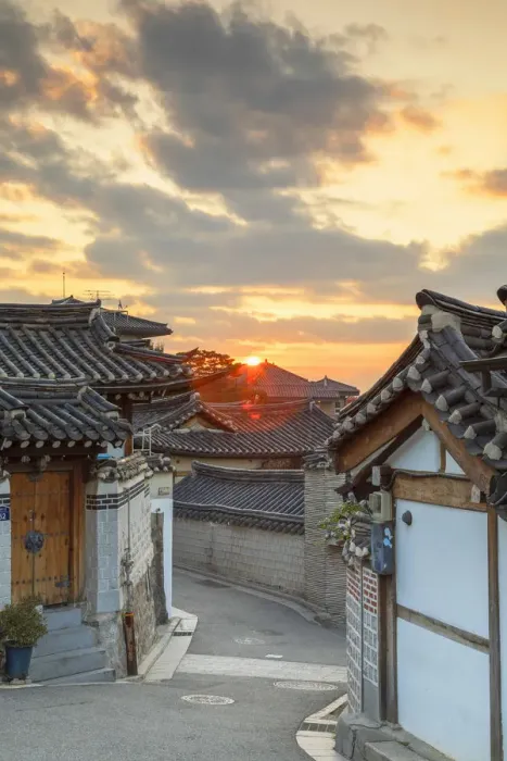Framed Print : Traditional houses in Bukchon Hanok village at sunrise, Seoul, South Korea Framed Print : Traditional houses in Bukchon Hanok village at sunrise, Seoul, South Korea