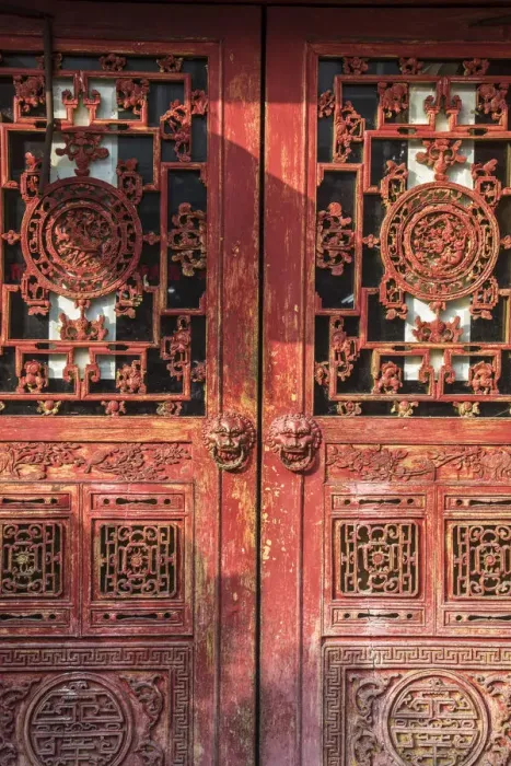 Framed Print : Traditional red doors in the Old City, Shanghai, China Framed Print : Traditional red doors in the Old City, Shanghai, China