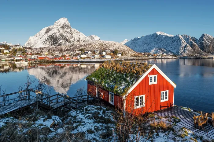 Framed Print : Traditional rorbu in Reine, Lofoten Islands, Norway