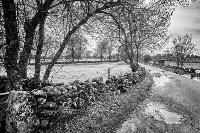 Framed Print : Traditional stone wall at Vila Cha da Braciosa. Miranda do Douro, Tras-os-Montes. Portugal