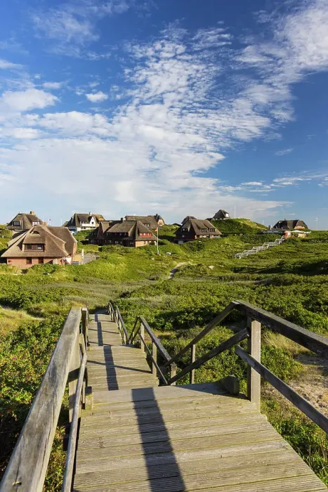 Framed Print : Traditional thatched houses amongst sand dunes, Rantum, Sylt, Schleswig Holstein, Germany