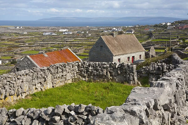 Traditional Thatched Roof Cottage, Inisheer, Aran Islands, Co. Galway, Ireland