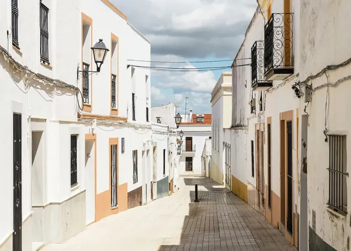Framed Print : Traditional whitewashed houses of Olivenza, Badajoz, Extremadura, Spain Framed Print : Traditional whitewashed houses of Olivenza, Badajoz, Extremadura, Spain