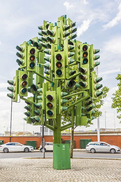 Traffic Light Tree created by the French sculptor Pierre Vivant outside billingsgate