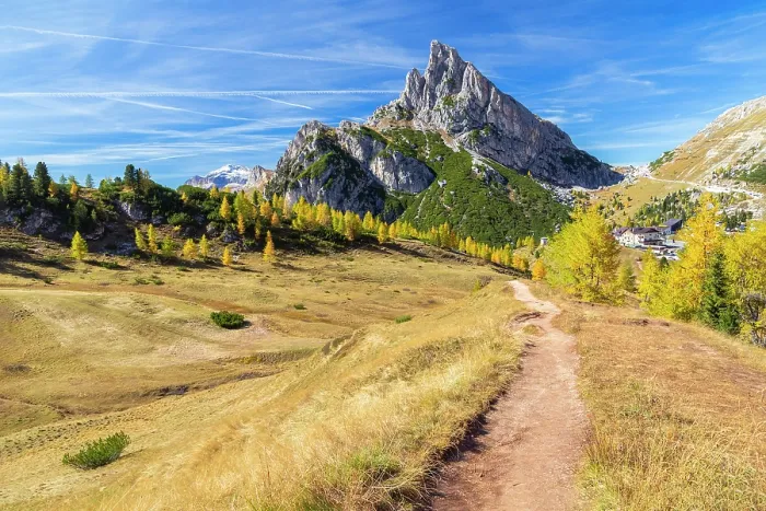 Framed Print : a trail towards Sass de Stria from the top of Passo Falzarego in autumn. Dolomites, Cortina d'Ampezzo, Belluno province, Veneto district, Italy