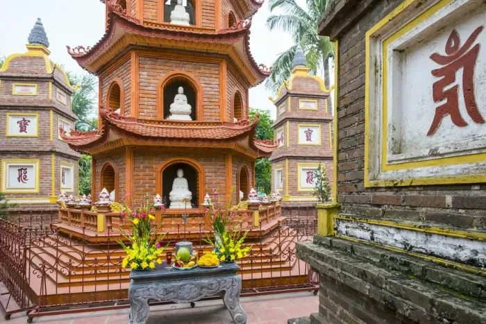 Framed Print : Tran Quoc Pagoda (Chua Trấn Qu'c), Tay H District, Hanoi, Vietnam