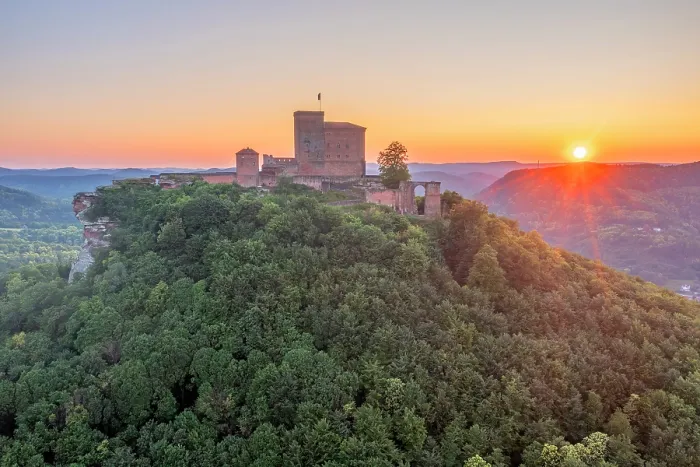 Framed Print : Trifels castle, Annweiler am Trifels, German Wine Route, Palatinate Forest, Wasgau, Southern Wine Route, Rhineland-Palatinate, Germany