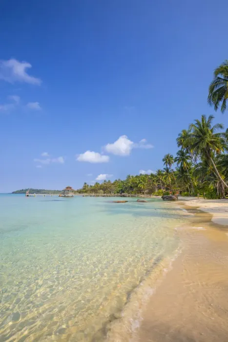 Framed Print : Tropical beach on an Island nr Ko Chang, Thailand