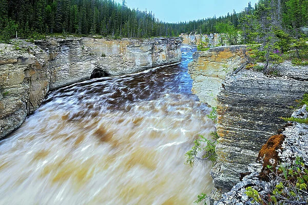 Trout River at Samdaa Deh Falls on the Waterfalls Route (Highway) (Mackenzie Highway), Northwest Territories, Canada
