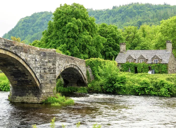 Framed Print : Tu Hwnt i'r Bont tearoom and Pont Fawr Bridge over Afon Conwy in Llanrwst, Conwy, Wales Framed Print : Tu Hwnt i'r Bont tearoom and Pont Fawr Bridge over Afon Conwy in Llanrwst, Conwy, Wales
