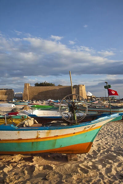 Tunisia, Cap Bon, Hammamet, waterfront, Kasbah Fort and fishing boats