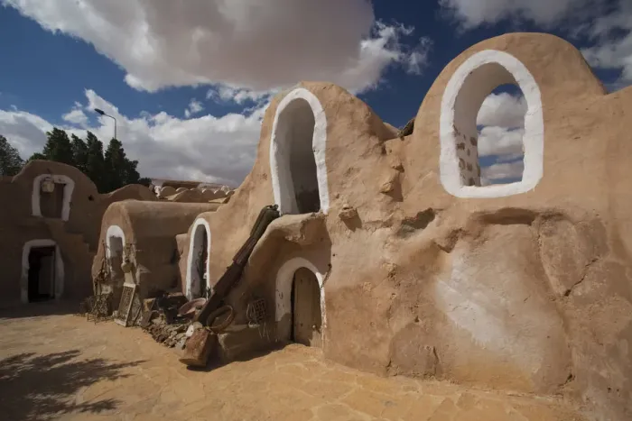 Framed Print : Tunisia, Ksour Area, Ksar Haddada, Hotel Ksar Haddada, seen in the film Star Wars