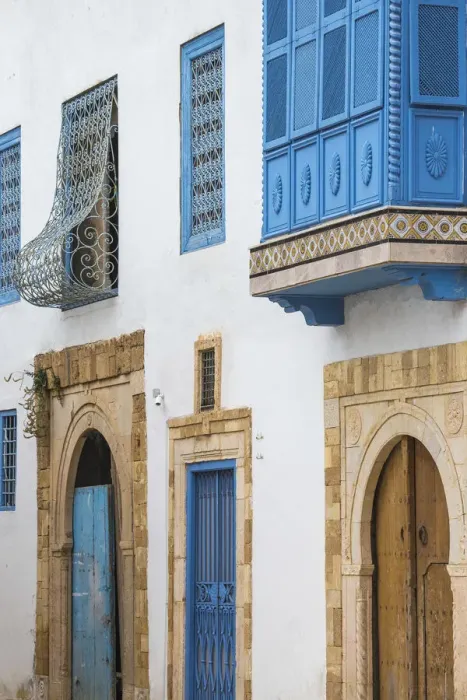 Framed Print : Tunisia, Main street in the Picturesque whitewashed village of Sidi Bou Said