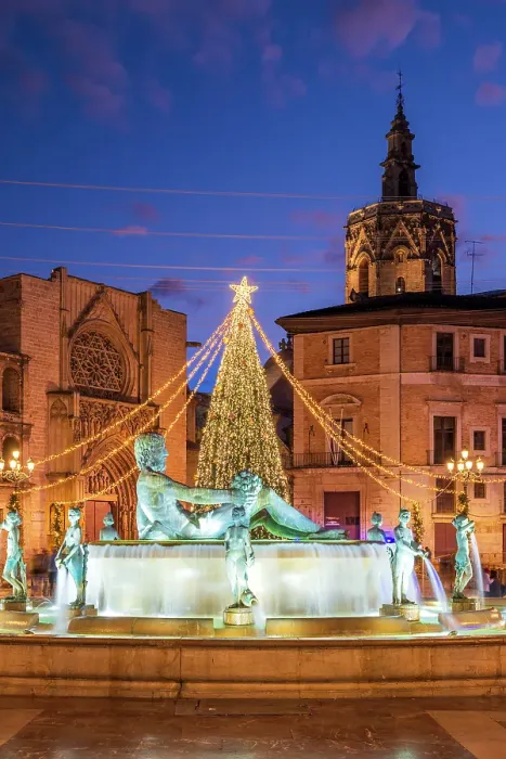 Framed Print : Turia fountain and Christmas tree, Plaza de la Virgen, Valencia, Valencian Community, Spain Framed Print : Turia fountain and Christmas tree, Plaza de la Virgen, Valencia, Valencian Community, Spain