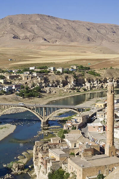 Turkey, Eastern Turkey, Hasankeyf, Tigris River, View from the Kale Fortress