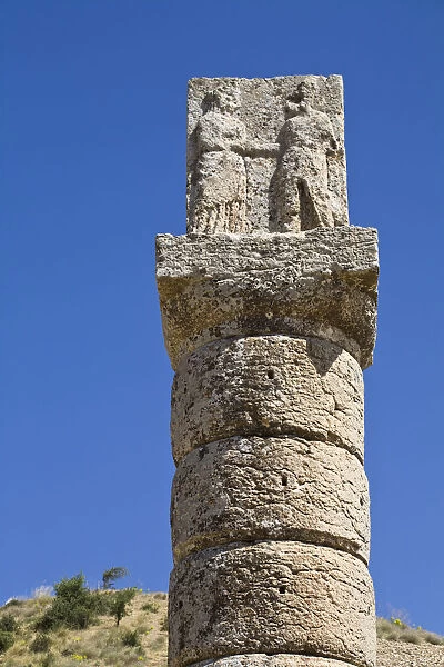 Turkey, Eastern Turkey, Nemrut Dagi NP, Karakus Tumulus, Column with Relief of 2 human