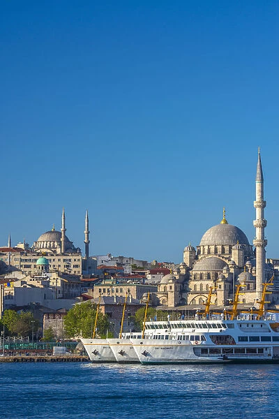 Turkey, Istanbul, Sultanahmet, The Golden Horn, New Mosque (Yeni Camii)