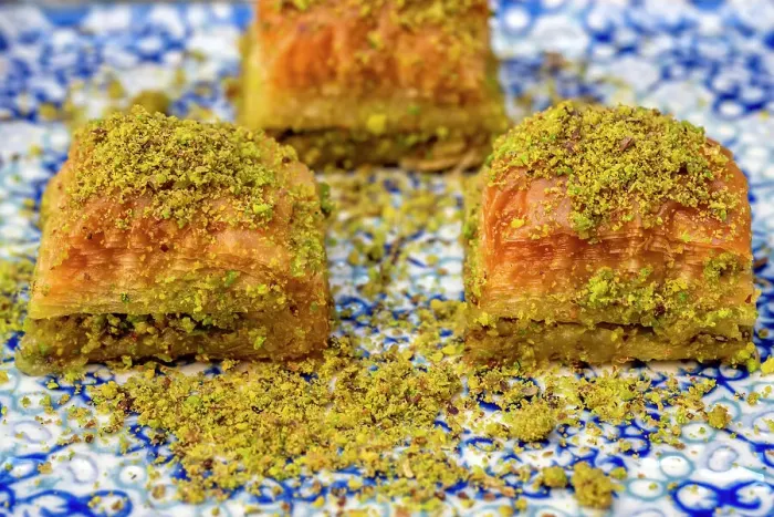 Framed Print : Turkish pistachio baklava pastry dessert, Istanbul, Turkey