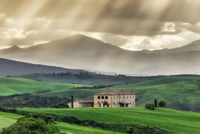 Framed Print : Tuscan farmhouse, Val D'Orcia, Tuscany, Italy Framed Print : Tuscan farmhouse, Val D'Orcia, Tuscany, Italy