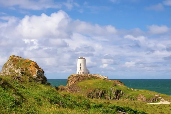 Framed Print : Twr Mawr lighthouse on Llanddwyn Island in Anglesey, Wales
