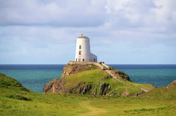Framed Print : Twr Mawr lighthouse on Llanddwyn Island in Anglesey, Wales