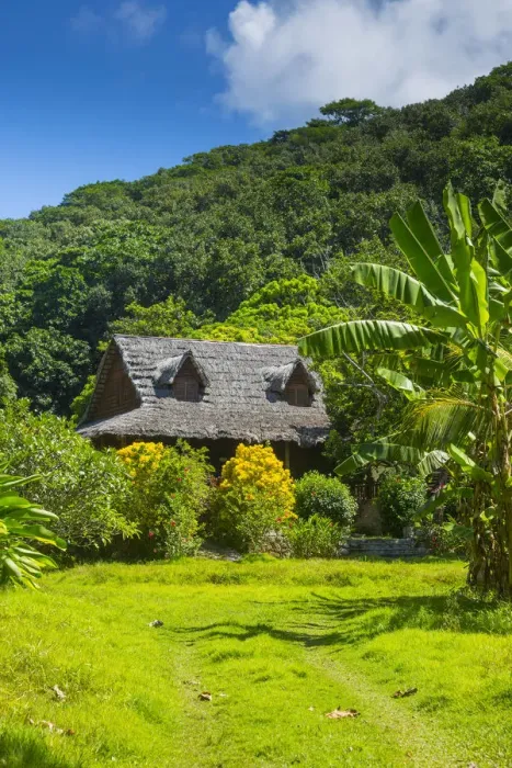 Framed Print : Typical Creole house, La Digue, Seychelles Framed Print : Typical Creole house, La Digue, Seychelles