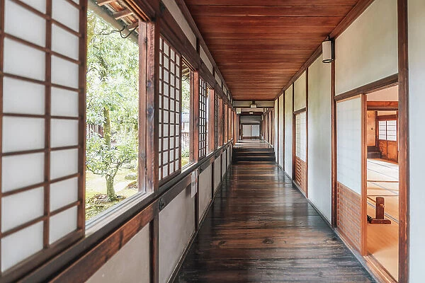 Typical Japanese floors and walls inside the Daigo-Ji temple, Kyoto